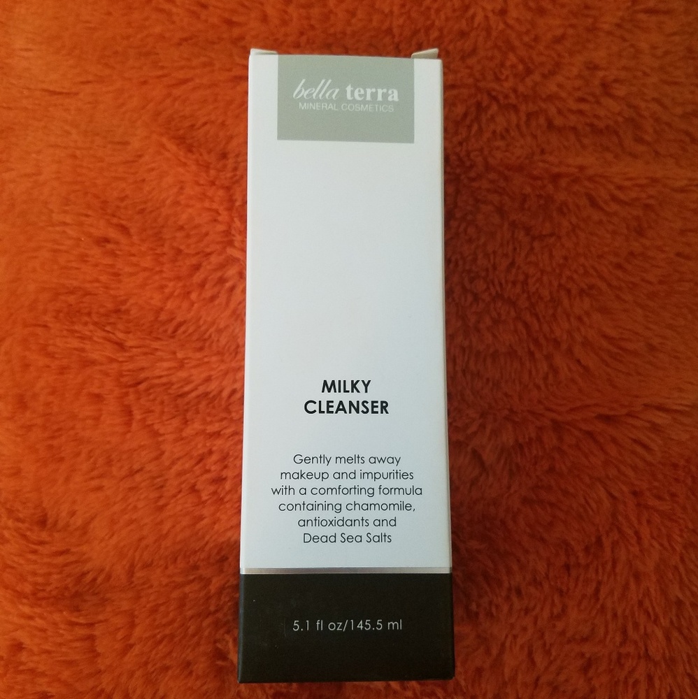 Bella Terra Milky Cleanser